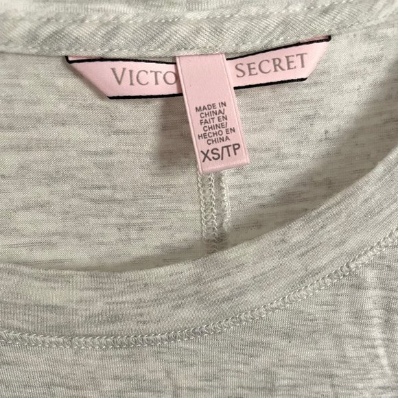 NWOT Victoria's Secret Long Sleeve Lounge Tee in Light Grey Size S - Picture 2 of 5